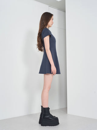 モデル：165cm（着用サイズ：FREE　着用カラー：NVY）