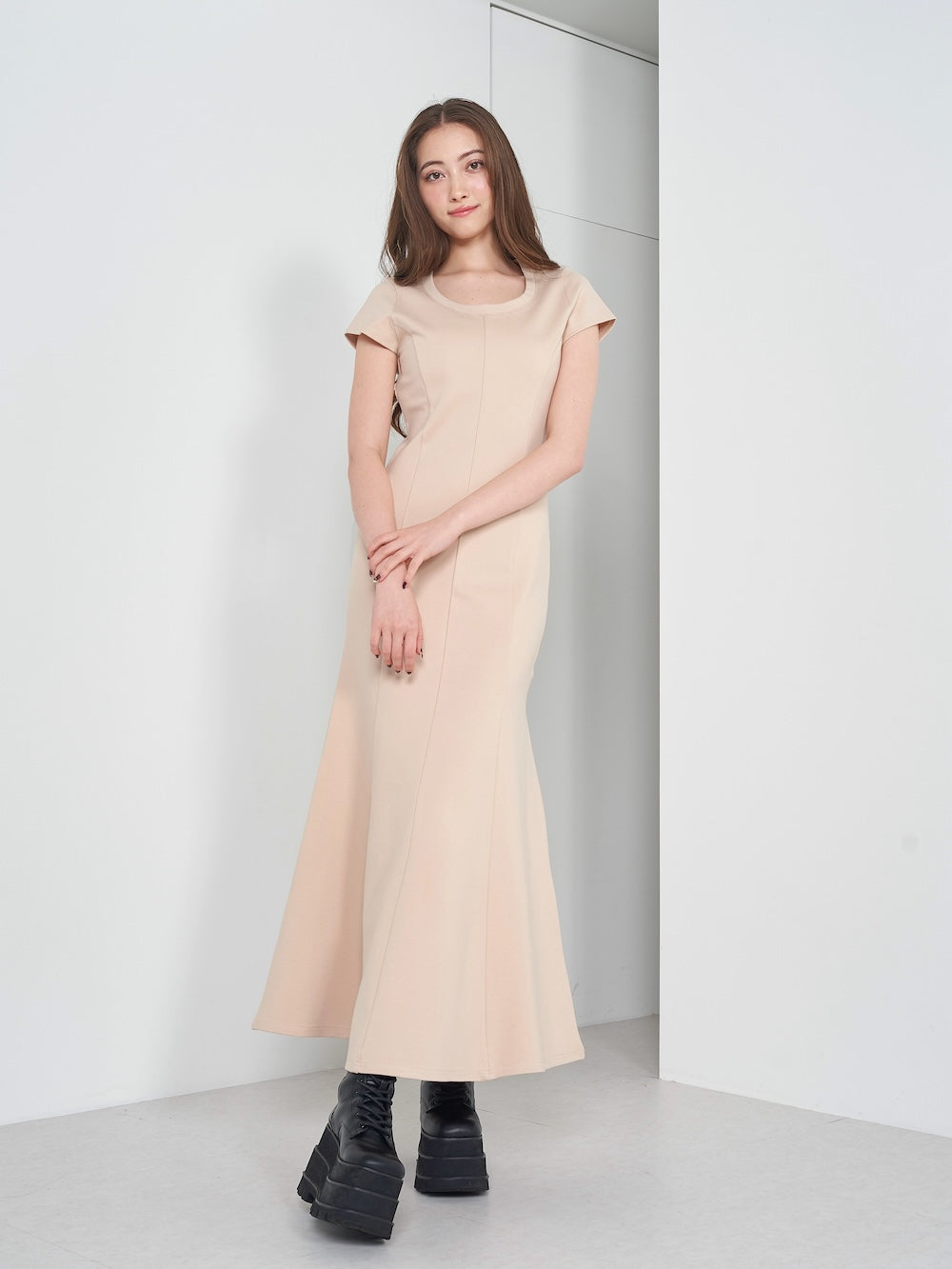 モデル：165cm（着用サイズ：FREE　着用カラー：SND）