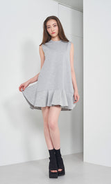 モデル：165cm（着用サイズ：FREE　着用カラー：GRY）