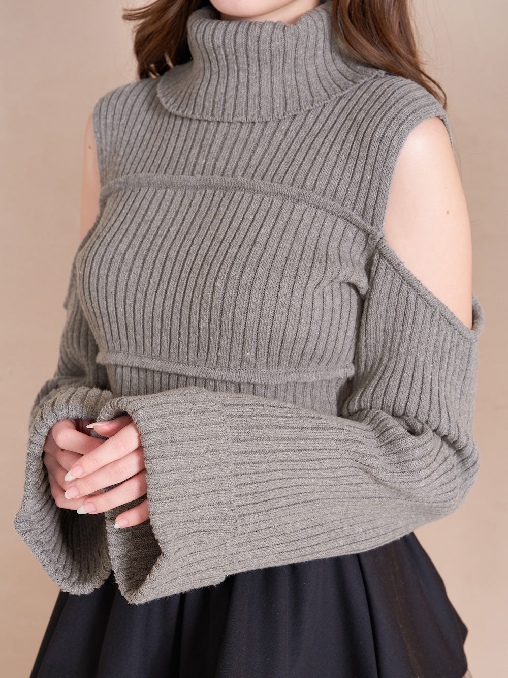 モデル：165cm（着用サイズ：FREE　着用カラー：GRY）