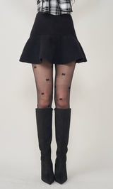 モデル：165cm（着用サイズ：FREE　着用カラー：BLK）