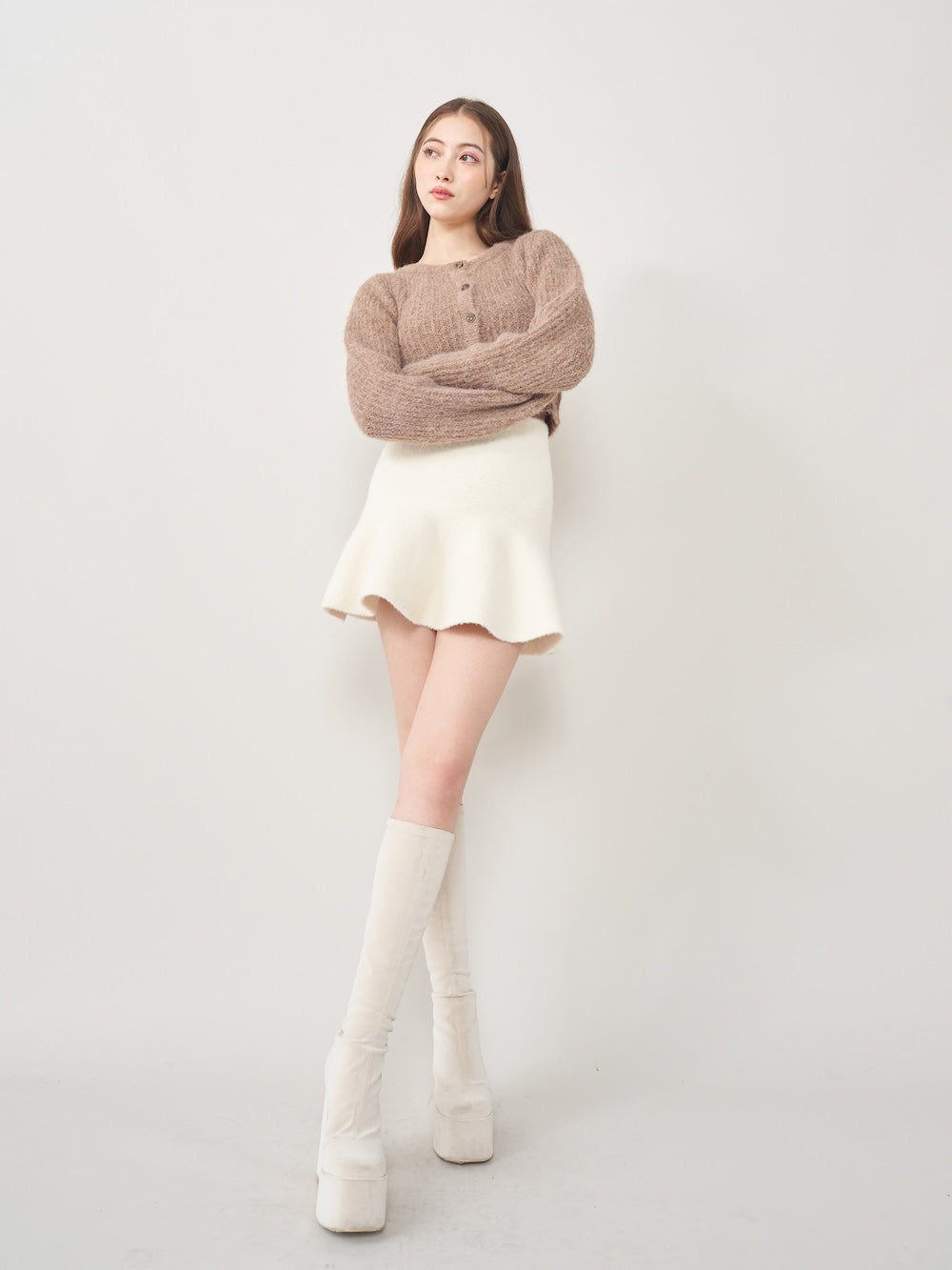 モデル：165cm（着用サイズ：FREE　着用カラー：IVO）