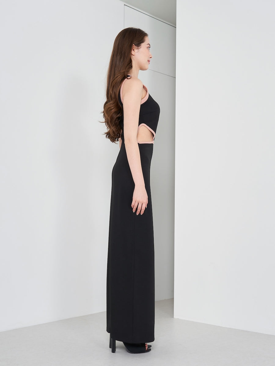 モデル：165cm（着用サイズ：FREE　着用カラー：BLK）