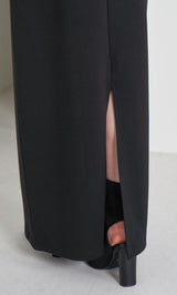 モデル：165cm（着用サイズ：FREE　着用カラー：BLK）