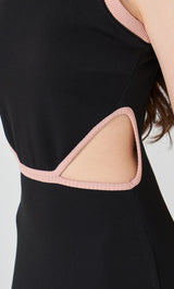 モデル：165cm（着用サイズ：FREE　着用カラー：BLK）