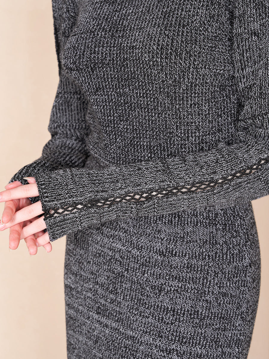 モデル：165cm（着用サイズ：FREE　着用カラー：BLK）