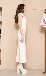 モデル：165cm（着用サイズ：FREE　着用カラー：IVO）