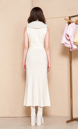 モデル：165cm（着用サイズ：FREE　着用カラー：IVO）