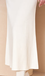 モデル：165cm（着用サイズ：FREE　着用カラー：IVO）