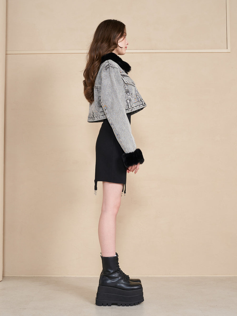 モデル：165cm（着用サイズ：FREE　着用カラー：BLK）