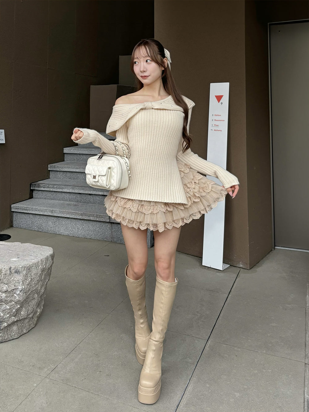 モデル：152cm（着用サイズ：FREE　着用カラー：BEG）