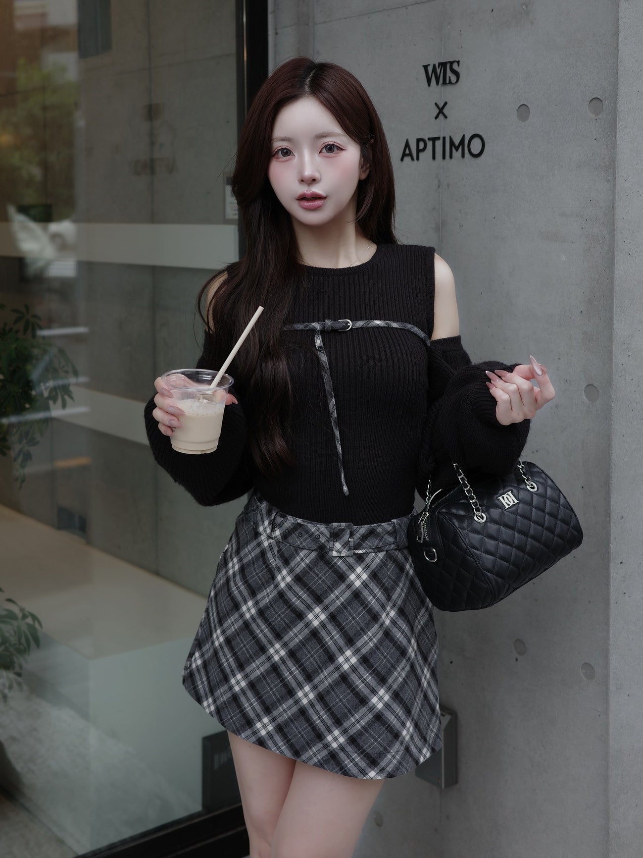 モデル：158cm（着用サイズ：FREE　着用カラー：BLK）