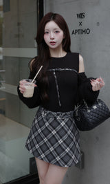 モデル：158cm（着用サイズ：FREE　着用カラー：BLK）