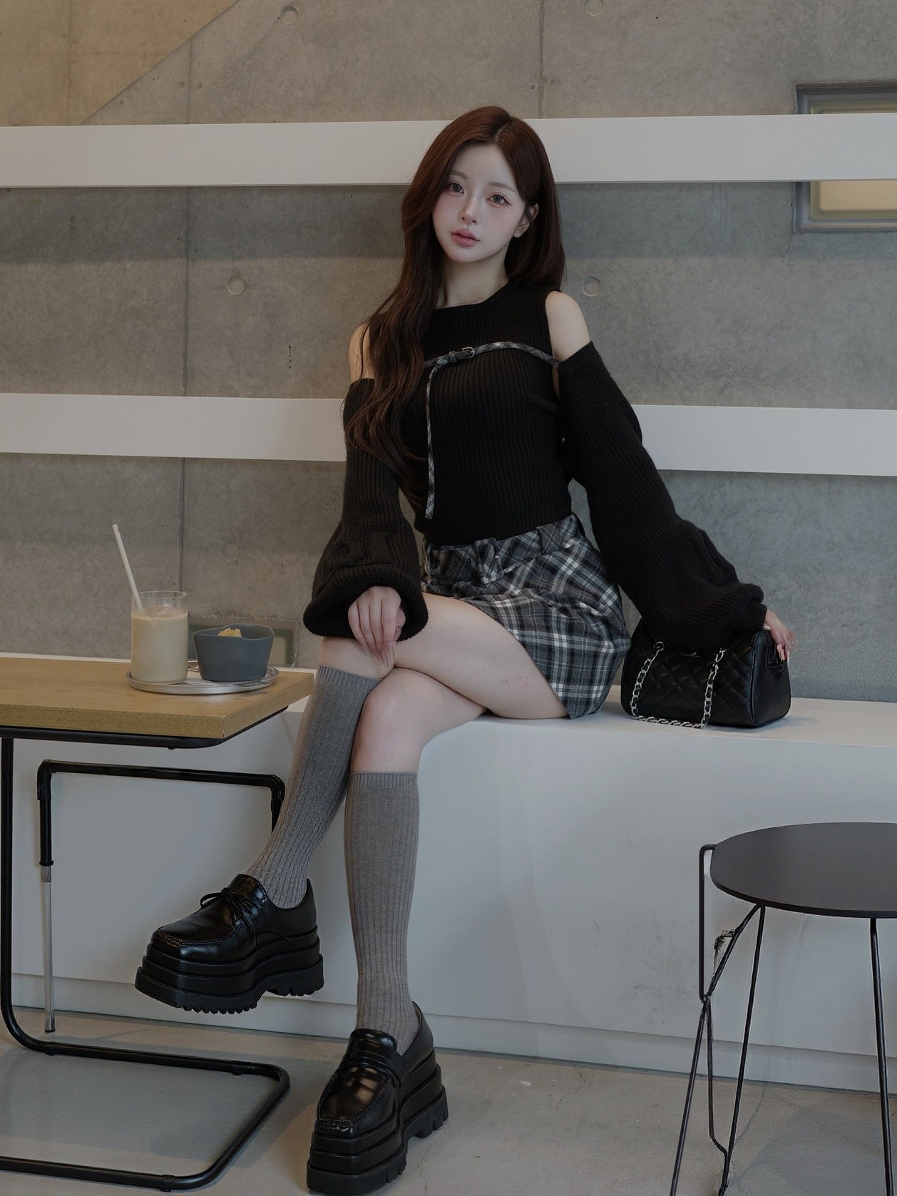 モデル：158cm（着用サイズ：FREE　着用カラー：BLK）