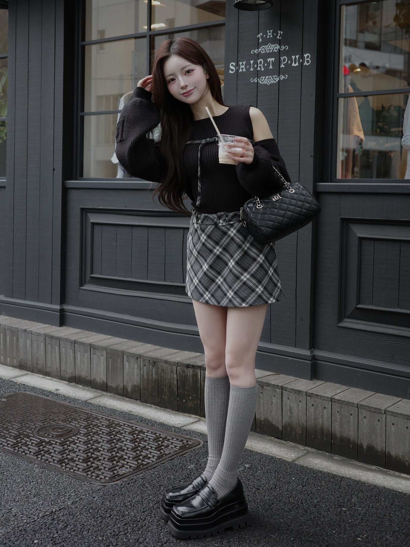 モデル：158cm（着用サイズ：FREE　着用カラー：BLK）