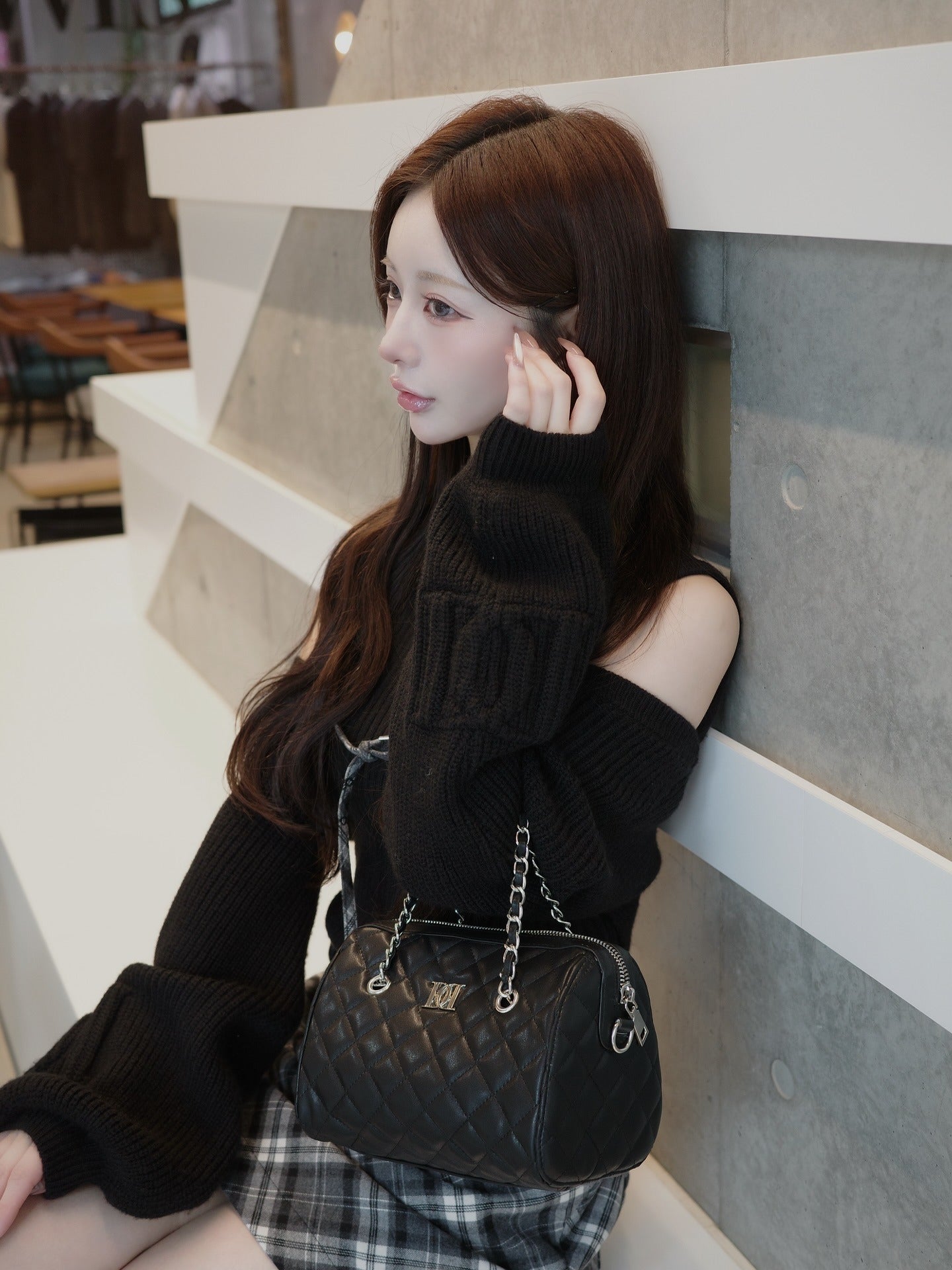 モデル：158cm（着用サイズ：FREE　着用カラー：BLK）