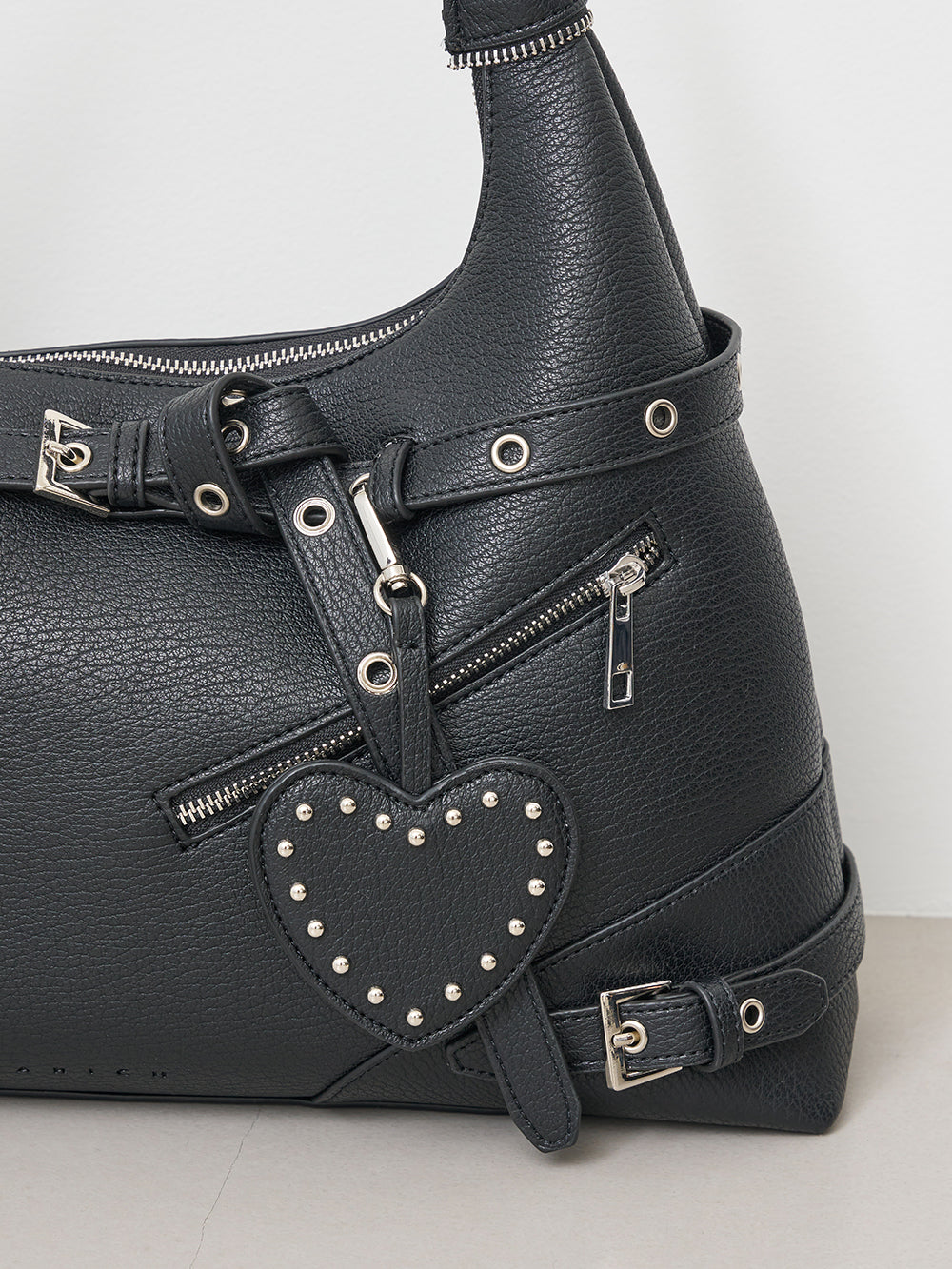 サイズ：FREE　カラー：BLK