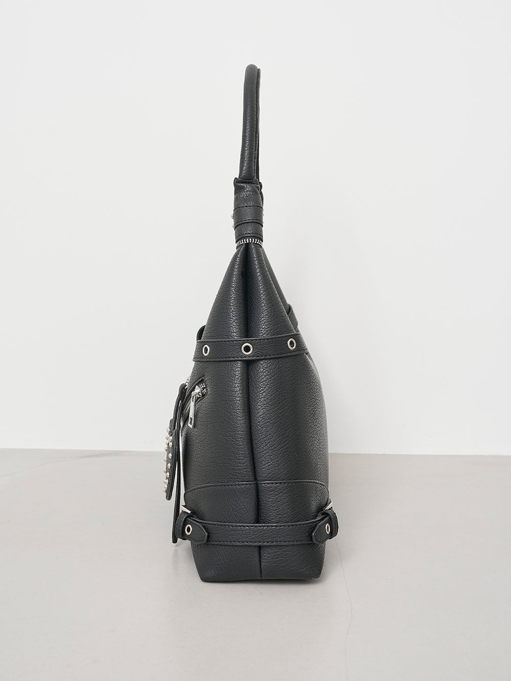 サイズ：FREE　カラー：BLK