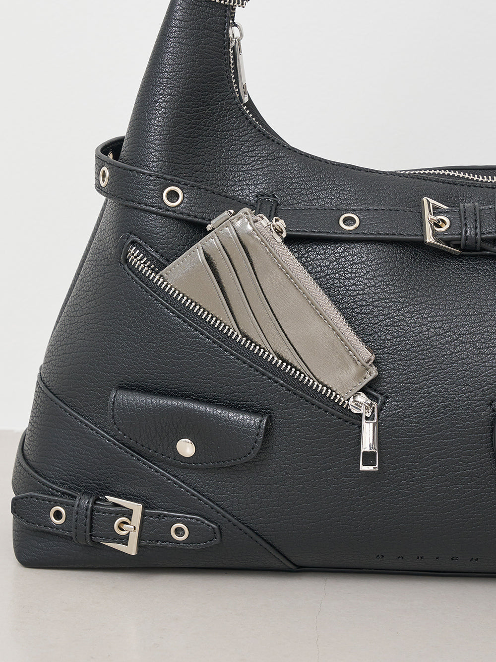 サイズ：FREE　カラー：BLK