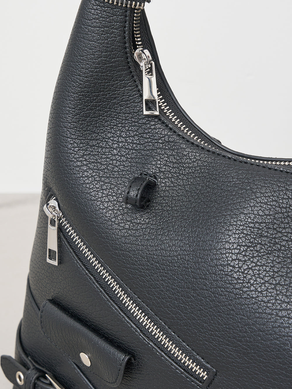 サイズ：FREE　カラー：BLK