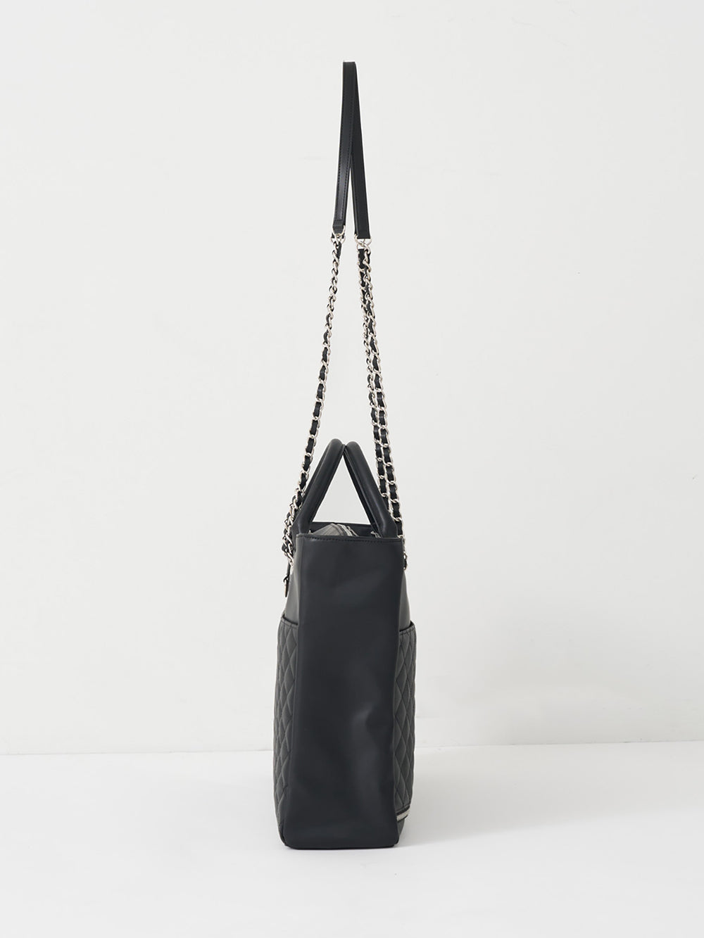 サイズ：FREE　カラー：BLK