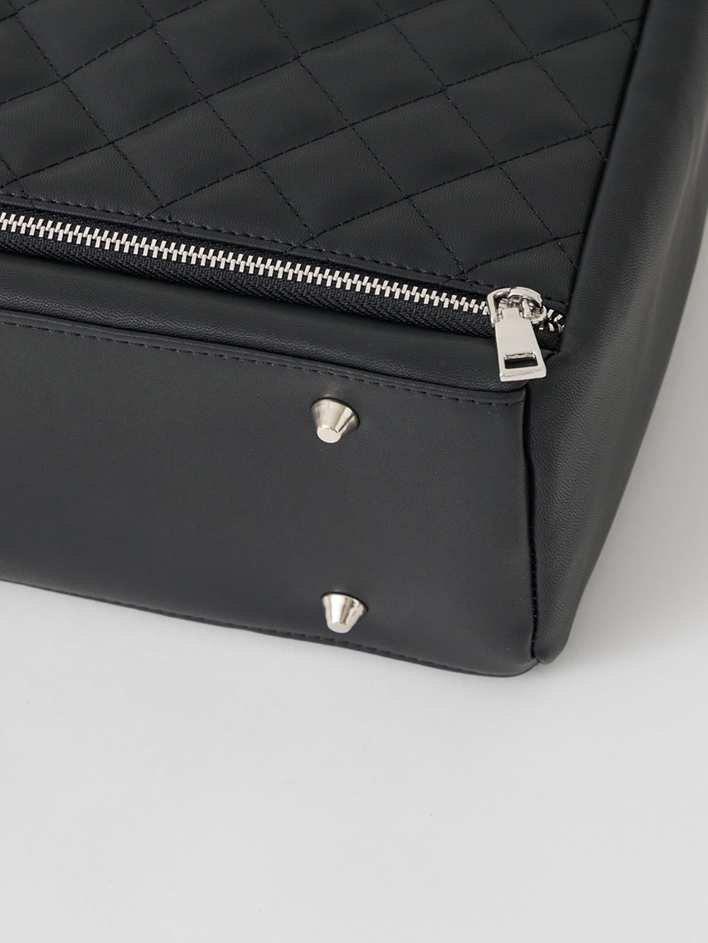 サイズ：FREE　カラー：BLK