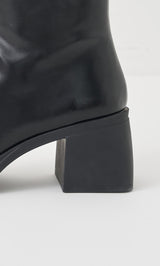 サイズ：M　カラー：BLK