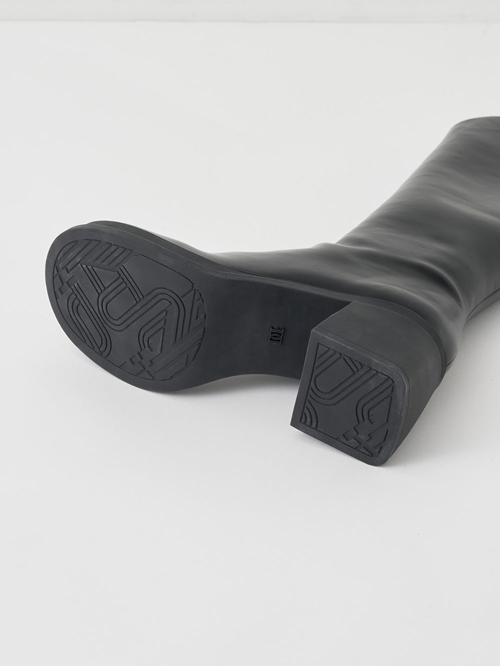 サイズ：M　カラー：BLK