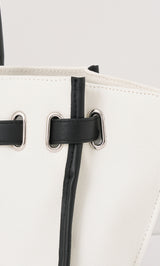 サイズ：FREE　カラー：IVO