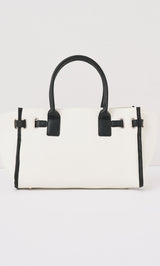 サイズ：FREE　カラー：IVO