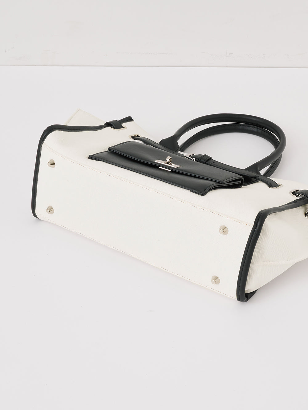 サイズ：FREE　カラー：IVO