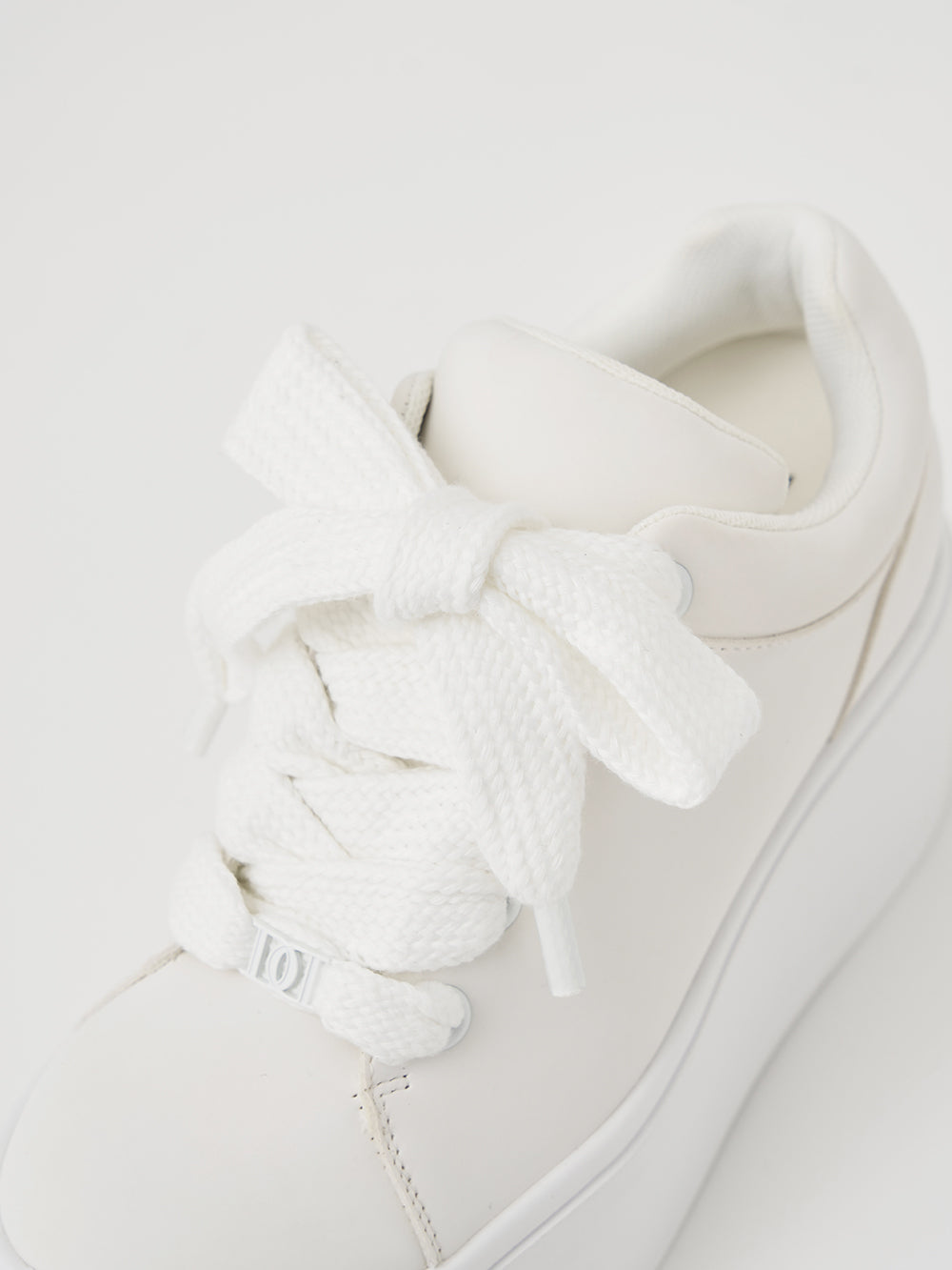 サイズ：M　カラー：WHT