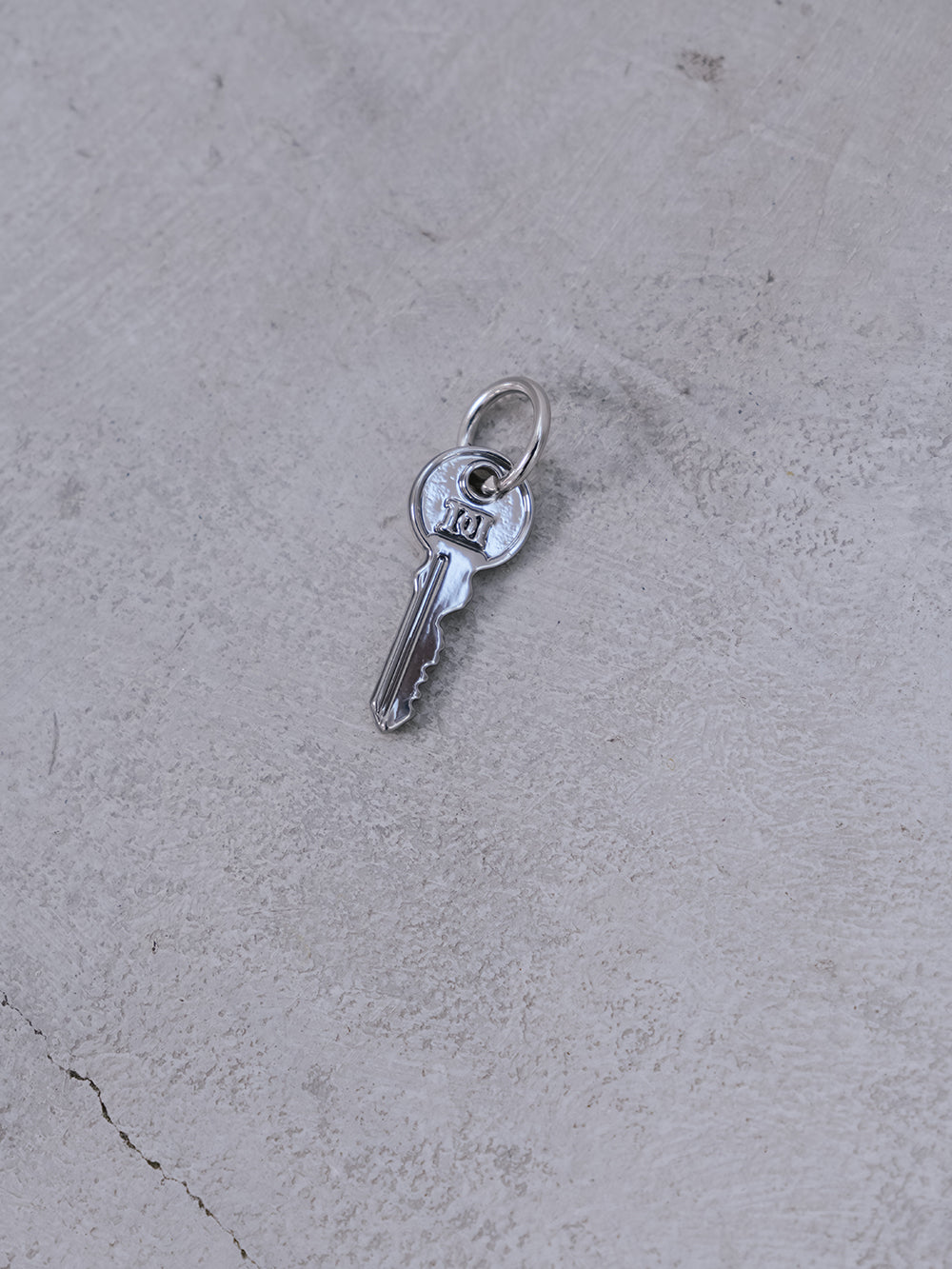 [Novelty] DD Logo Key Charm Holder