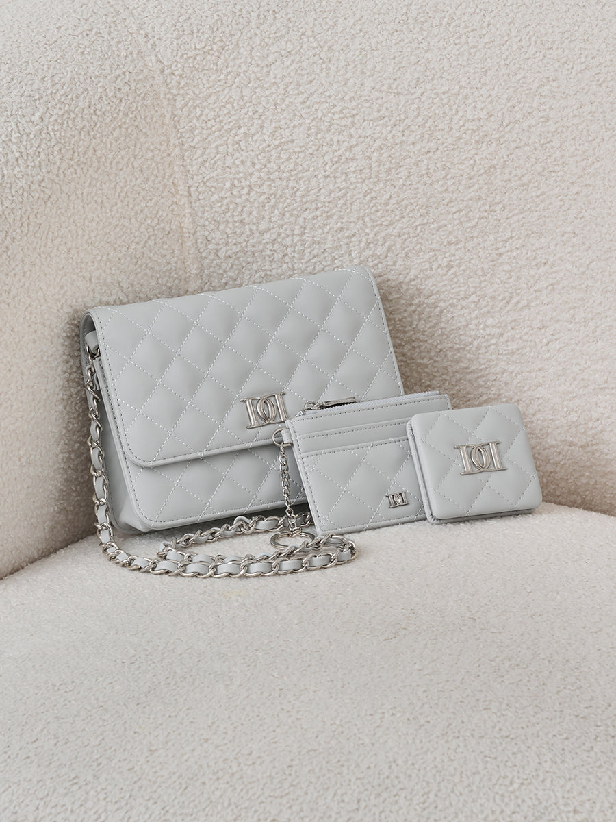 サイズ：FREE　カラー：SAX