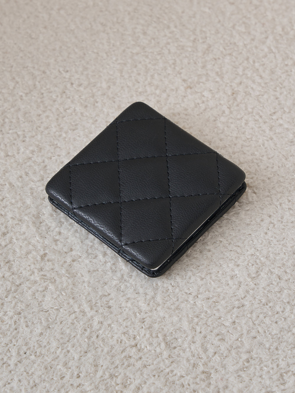 サイズ：FREE　カラー：BLK