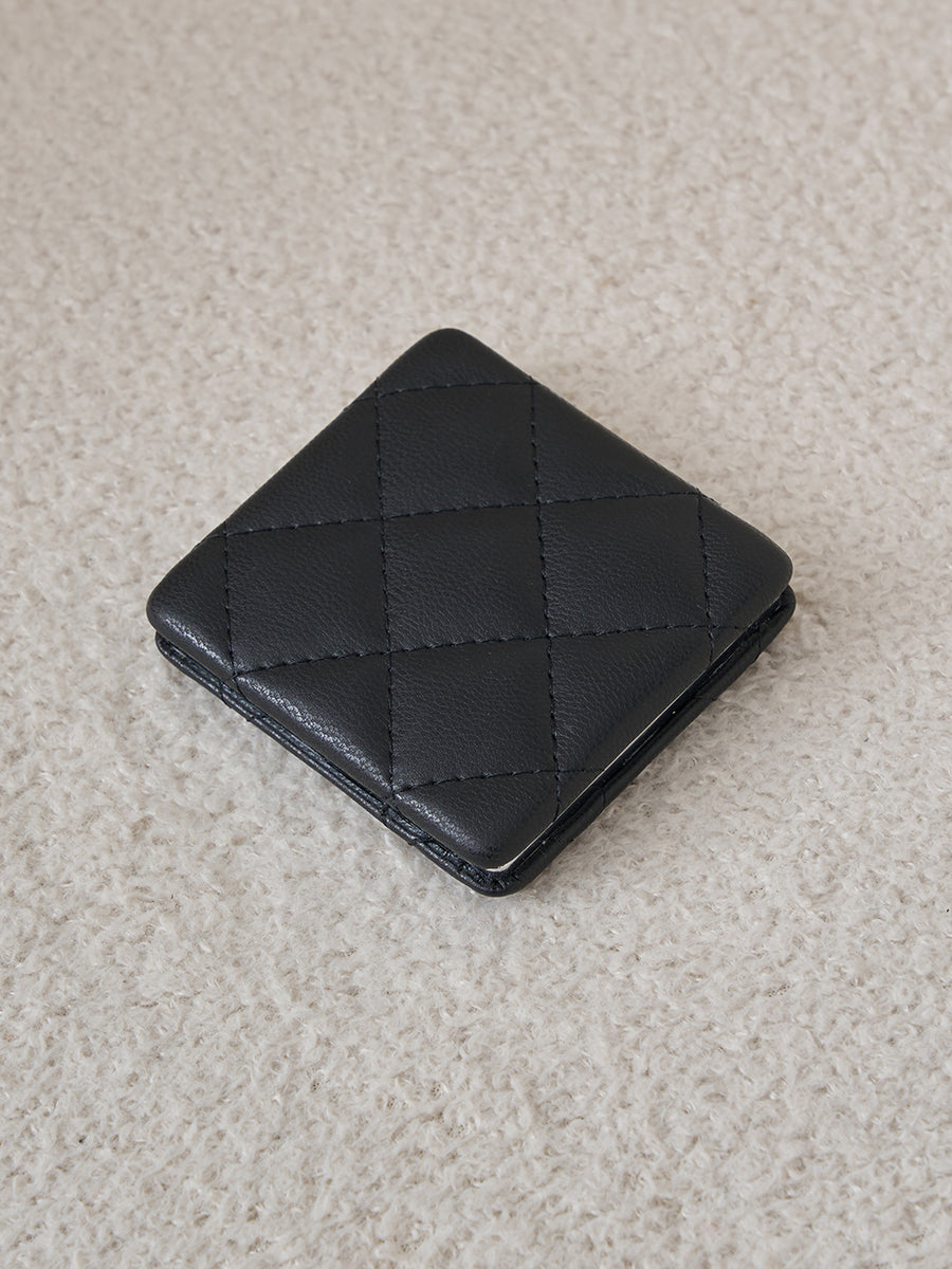 サイズ：FREE　カラー：BLK