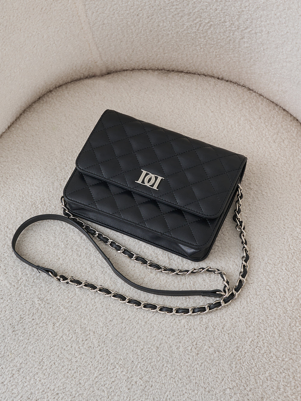 サイズ：FREE　カラー：BLK