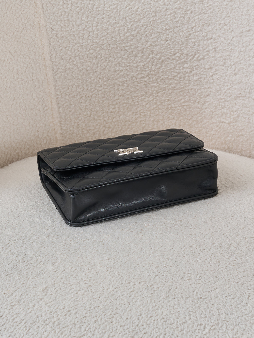 サイズ：FREE　カラー：BLK