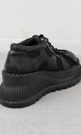 サイズ：L　カラー：BLK