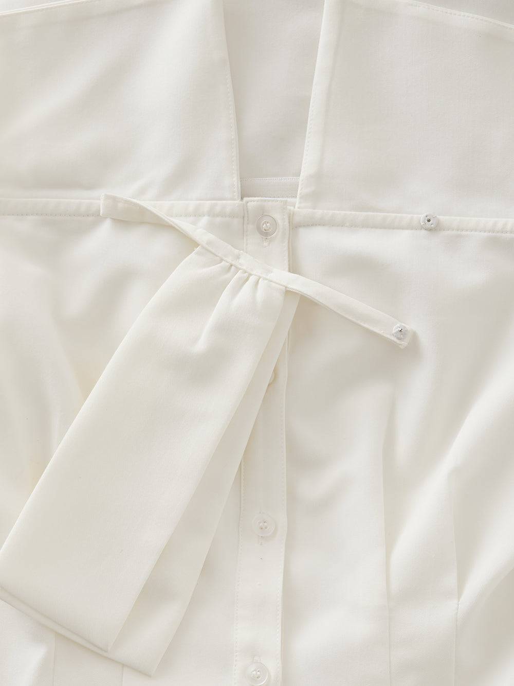 モデル：165cm（着用サイズ：FREE　着用カラー：WHT）