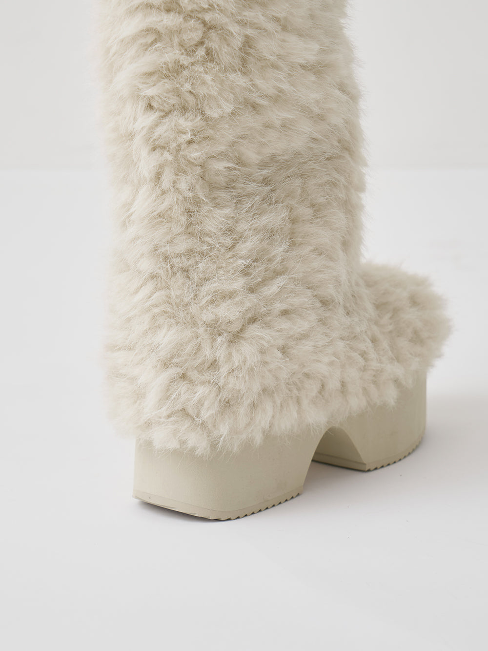 サイズ：M　カラー：IVO