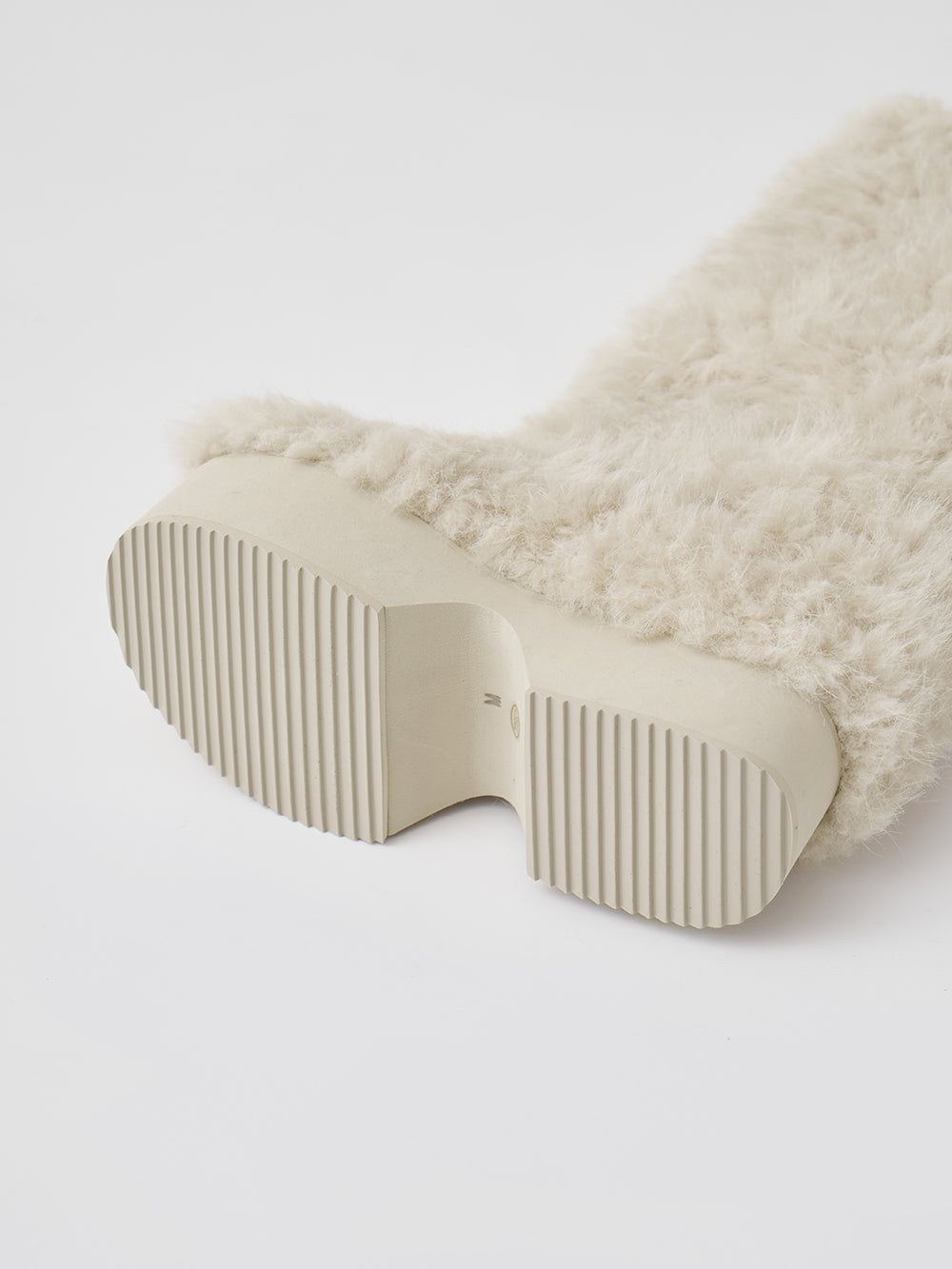 サイズ：M　カラー：IVO