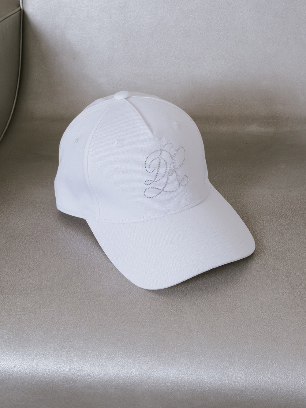 シグネチャーDRロゴビジューキャップ - wht