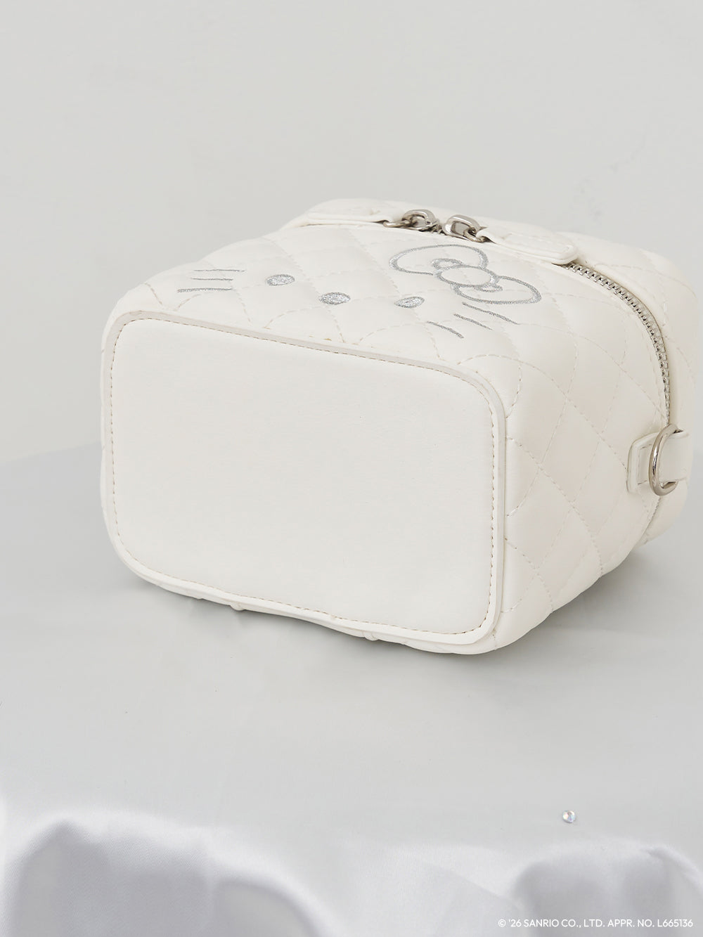 サイズ：FREE　カラー：WHT