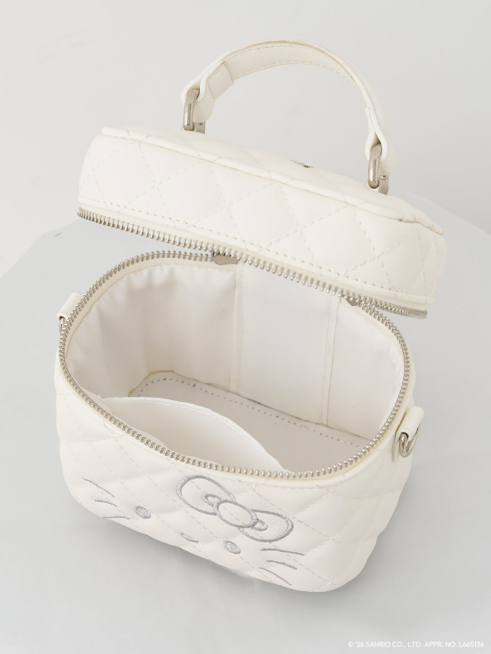 サイズ：FREE　カラー：WHT