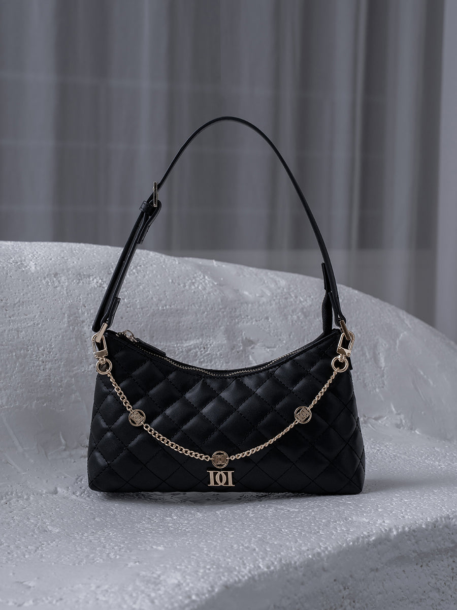 サイズ：FREE　カラー：BLK