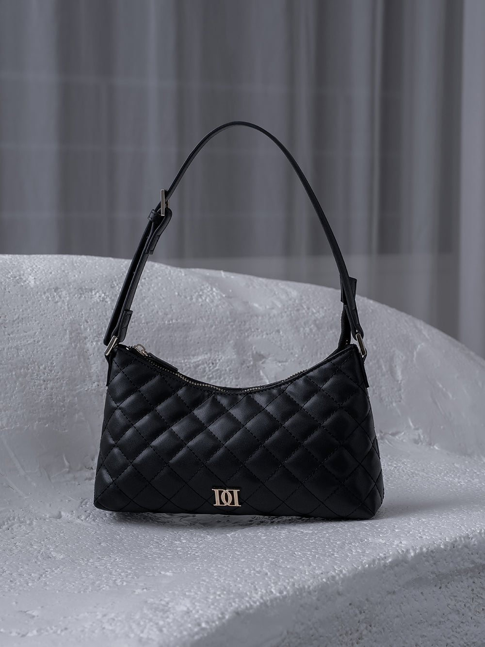 サイズ：FREE　カラー：BLK