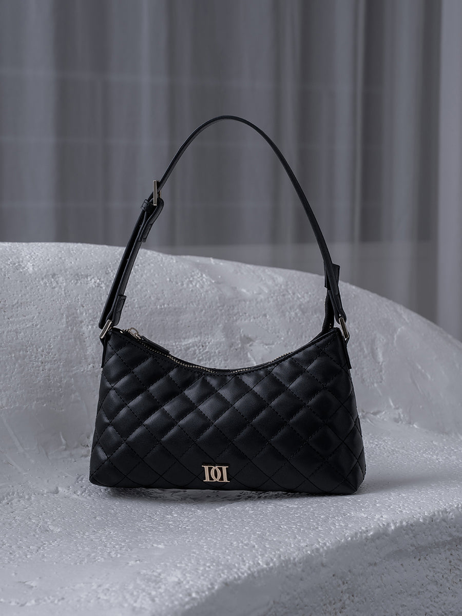 サイズ：FREE　カラー：BLK