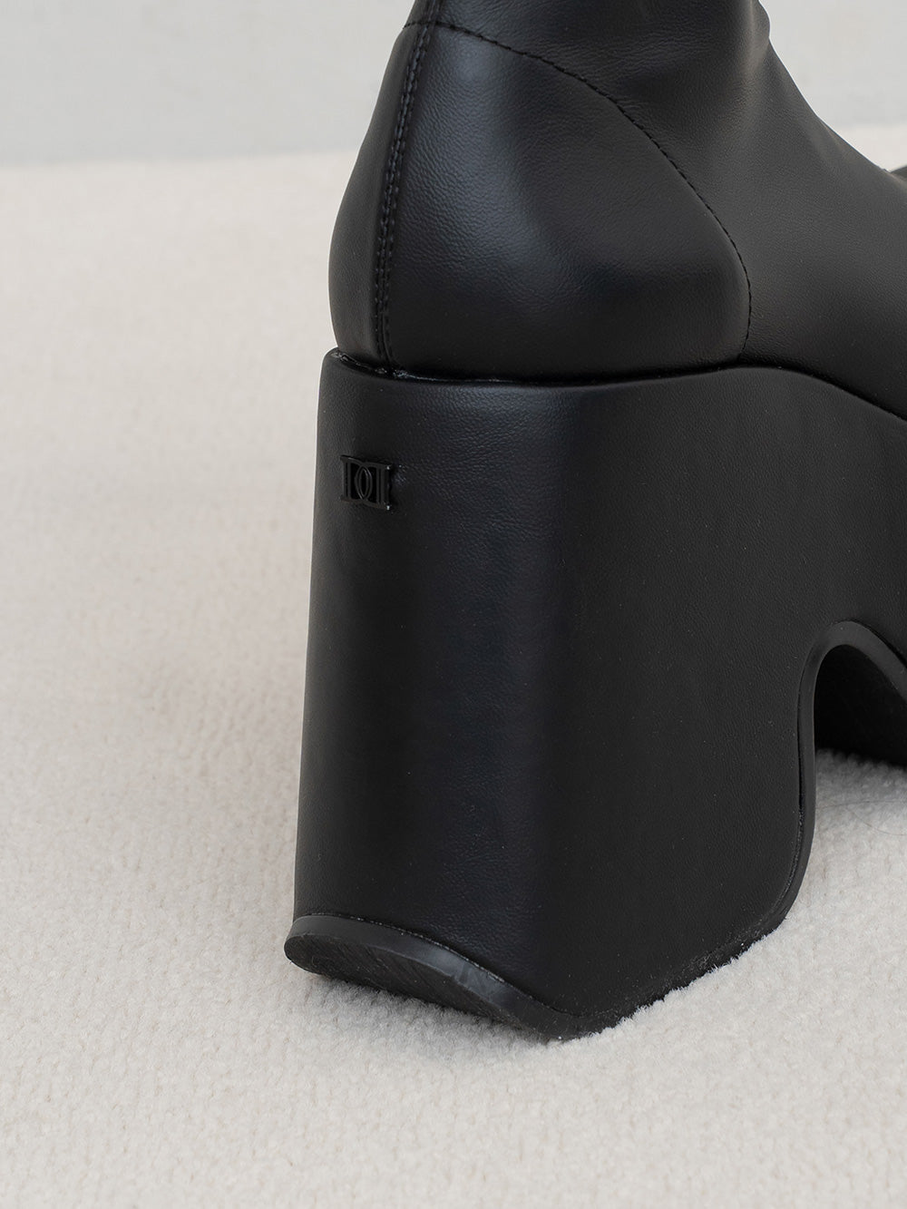 サイズ：M　カラー：BLK