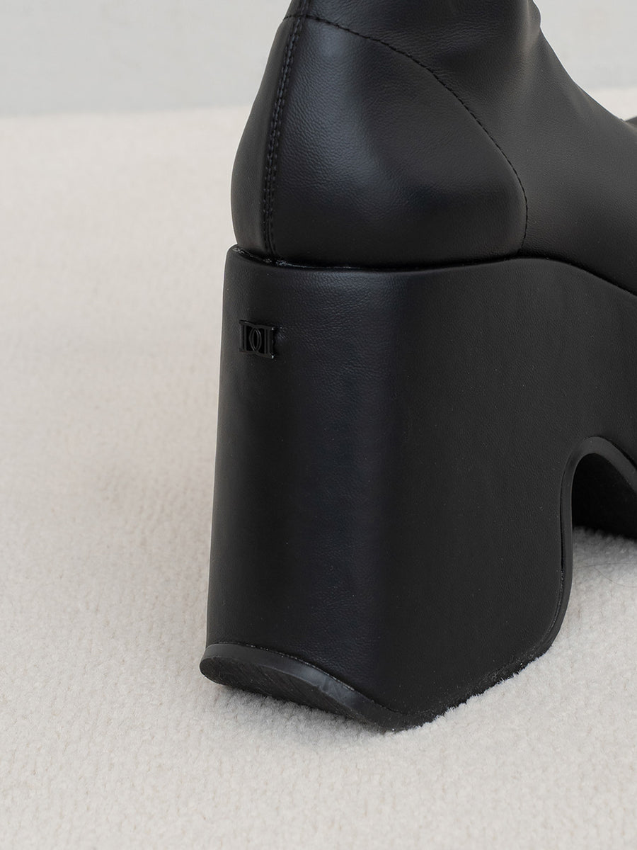 サイズ：M　カラー：BLK